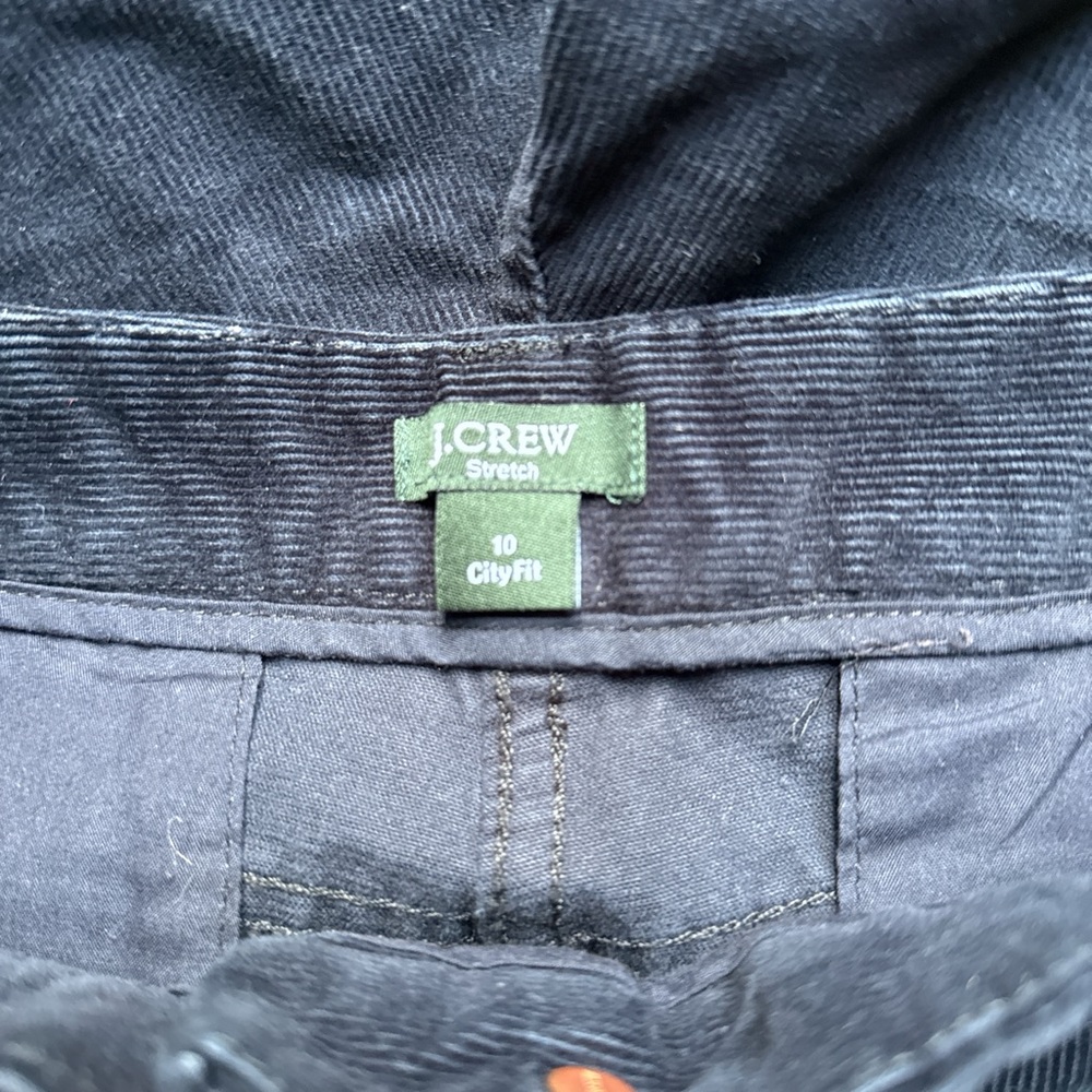 Shorts - Picture 3 of 3
